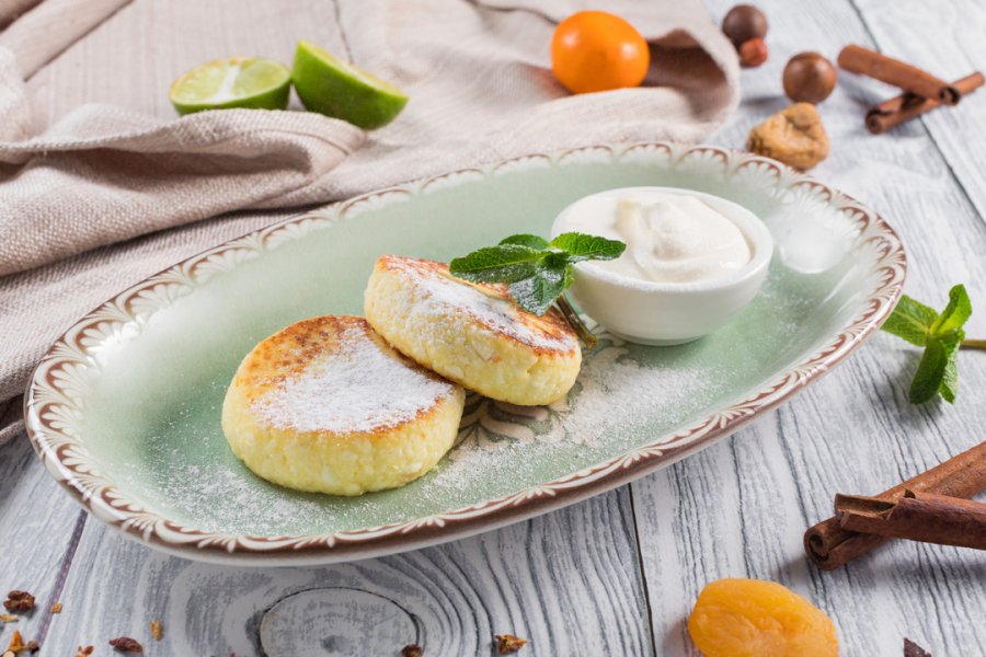 Сырники со сметаной (2шт)
